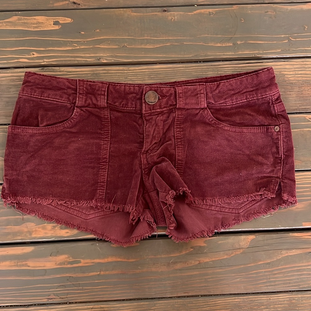 ‘O’Neill corduroy maroon shorts sz 1